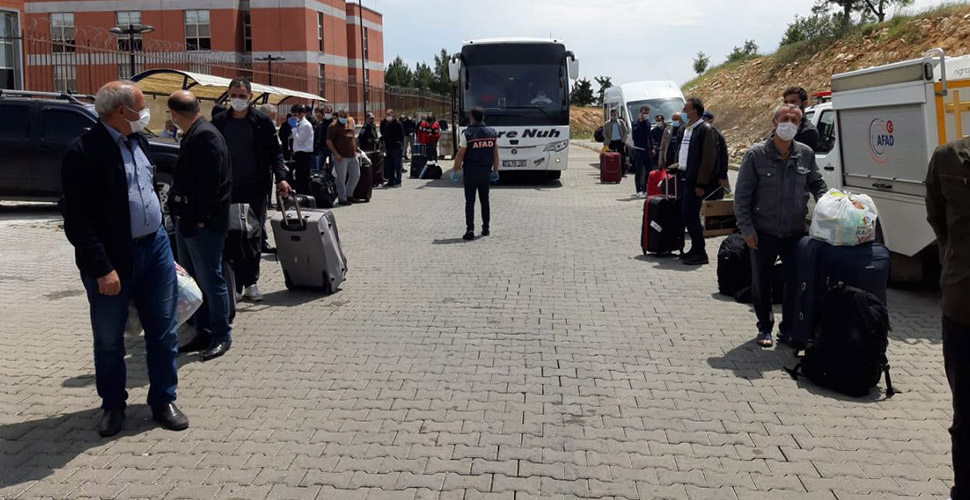 Irak ve Cezayir'den getirilen 373 kişi Şanlıurfa'daki yurtta karantinaya alındı