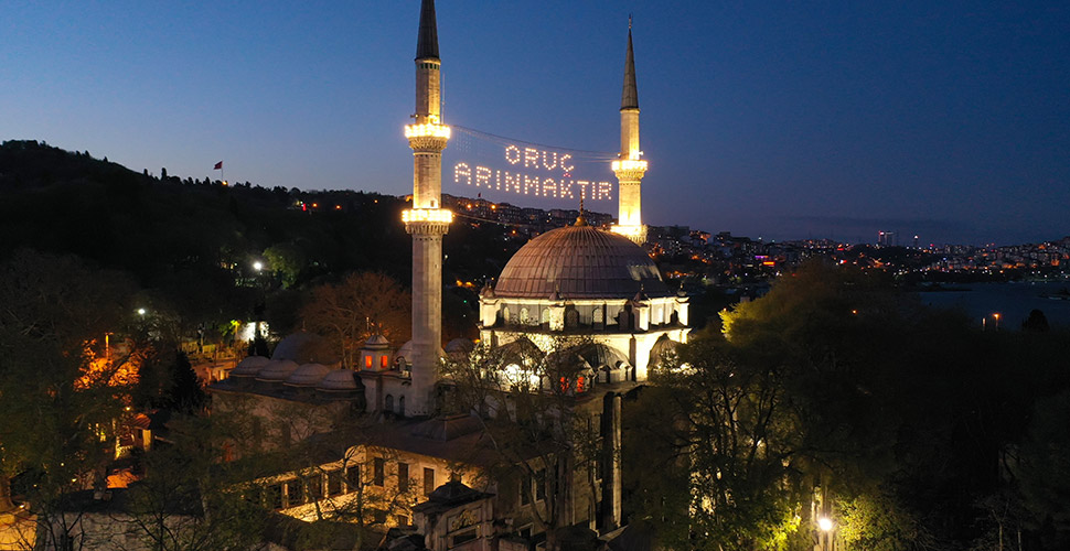 Oruç, gösterişten uzak saf bir ibadet