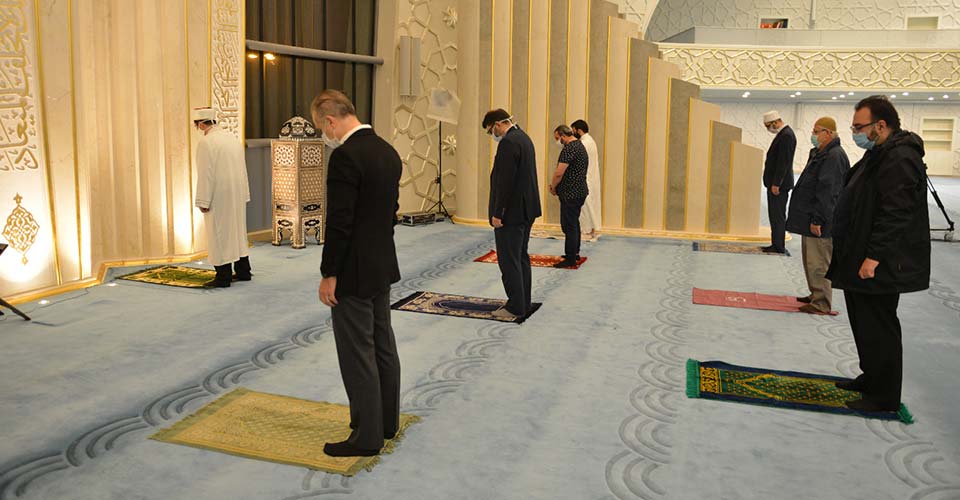 Almanya'da camiler yeniden ibadete açıldı