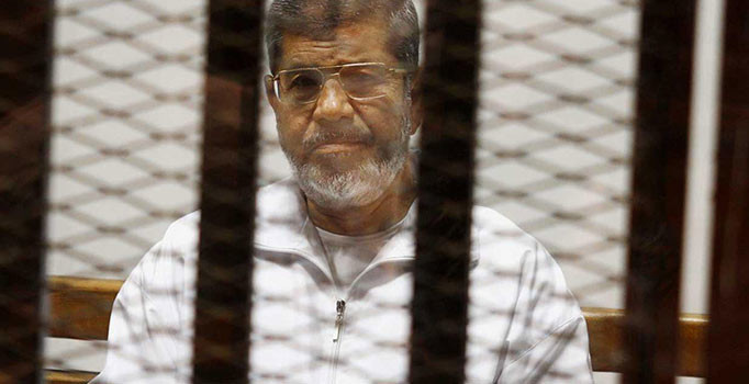 Muhammed Mursi'ye Katar adına casusluktan müebbet hapis cezası verildi