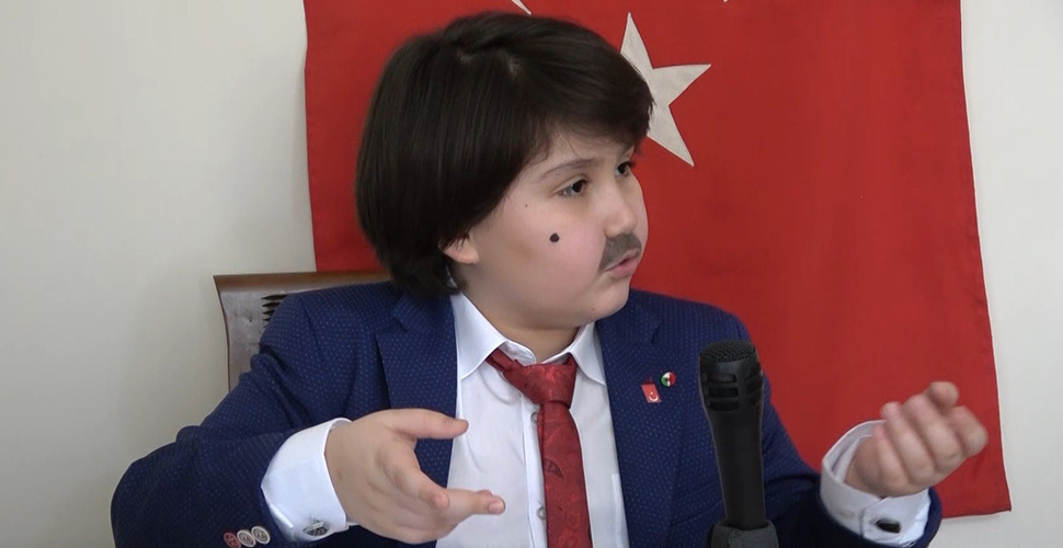 9 yaşındaki çocuktan Fahrettin Koca taklidi görenleri gülümsetti