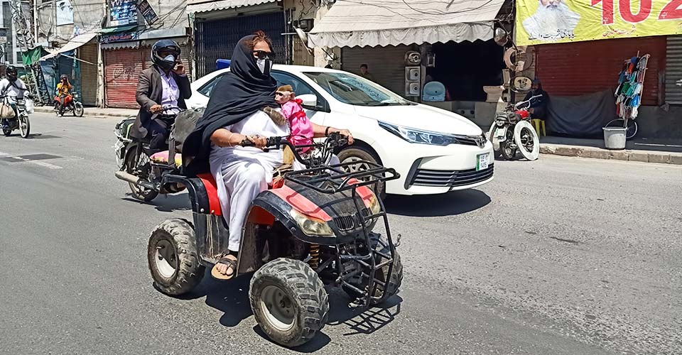 Pakistan'da Kovid-19 vakaları 32 bini aştı