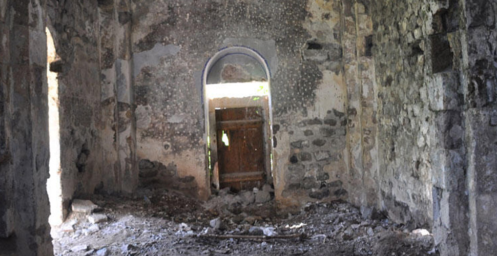 Gümüşhane'de defineciler Yeşildere Kilisesi'ni talan etti