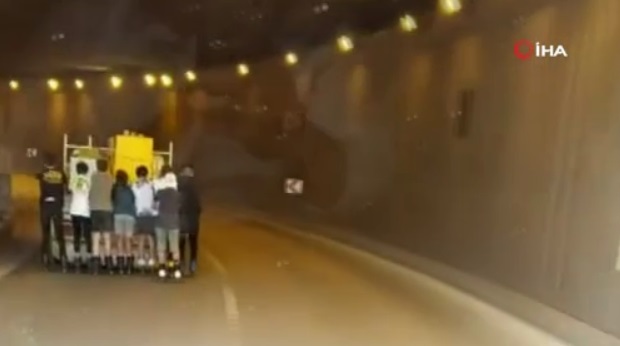 Paten süren gençlerin ölüm oyunu böyle görüntülendi