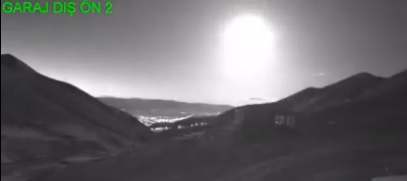 Göktaşı yağmuru bin 200 rakımlı Erzurum Palandöken'den böyle görüntülendi