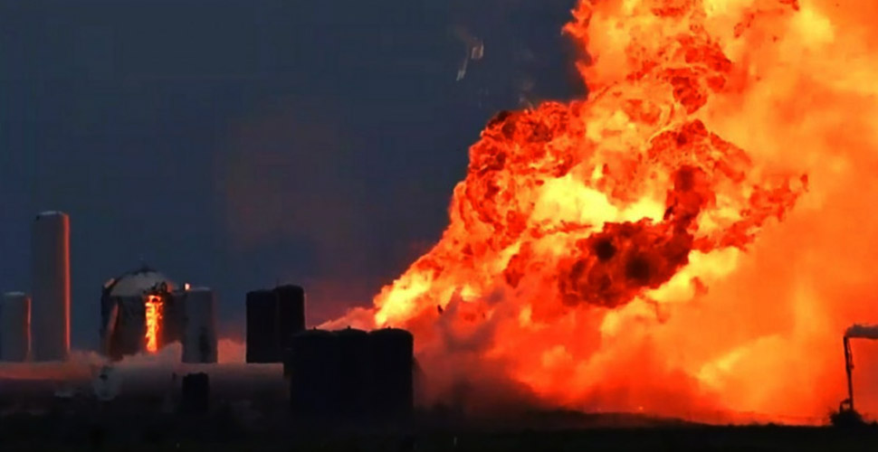 SpaceX'in dev roket prototipi patladı