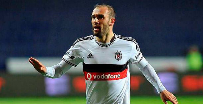 Serdar Kurtuluş Bursaspor ile el sıkıştı