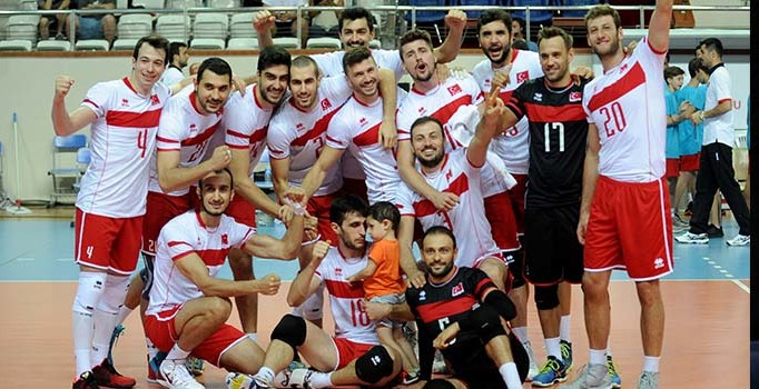 Milliler Slovakya'yı filede üçledi