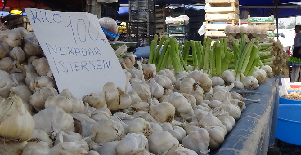 Gramla satılıyor! Sarımsağın kilosu 100 lirayı buldu