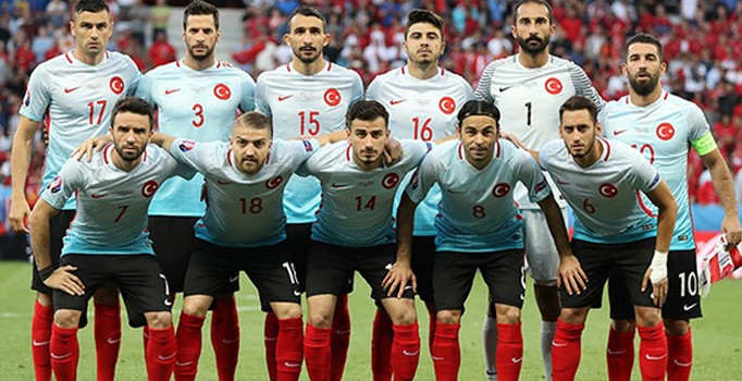 Tepki çeken Milli Takım formasının sebebi ortaya çıktı