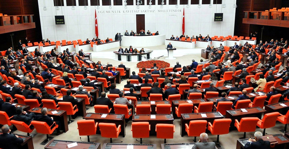 AK Parti'den Meclis'te yeni torba yasa önerisi