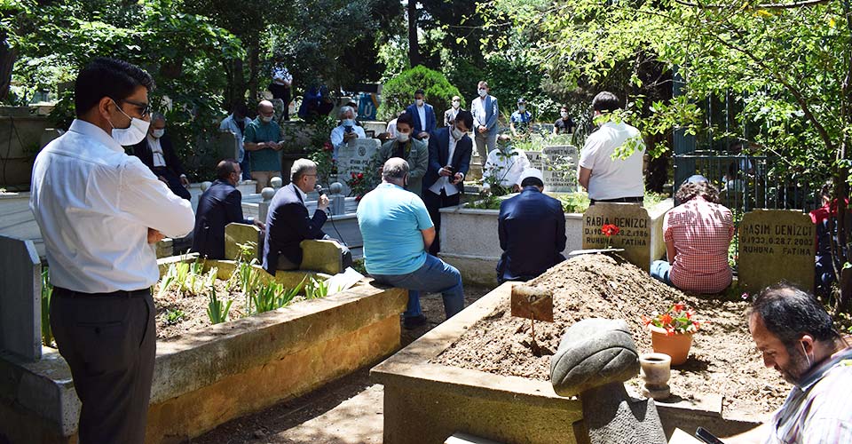 Sevenleri Cahit Zarifoğlu'nu unutmadı