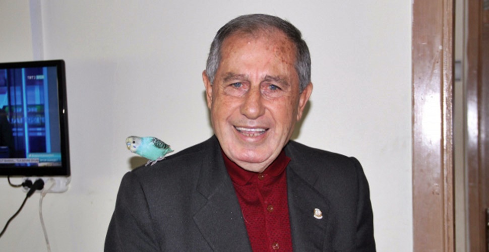 Galatasaray'ın efsane futbolcusu Talat Özkarslı kimdir ve kaç yaşında? Milli futbolcu hayatını kaybetti