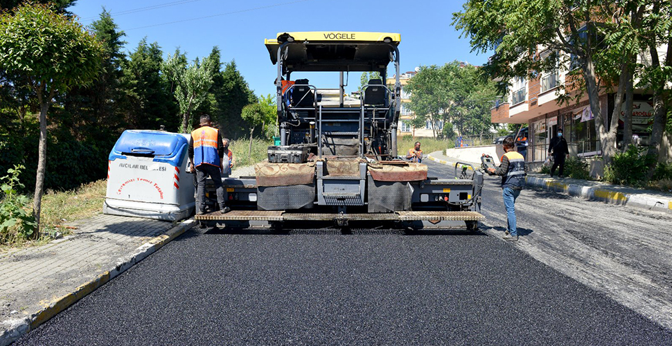 Avcılar Belediyesinin yol bakım, onarım ve asfalt çalışmaları devam ediyor