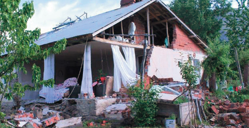 Kapıdayım diyen felaket