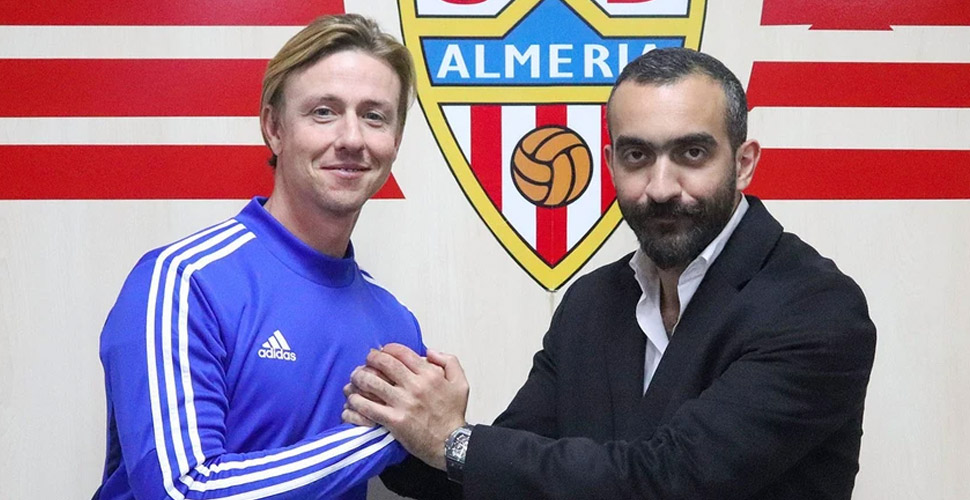 Almeria, teknik direktörü Guti ile yollarını ayırdı