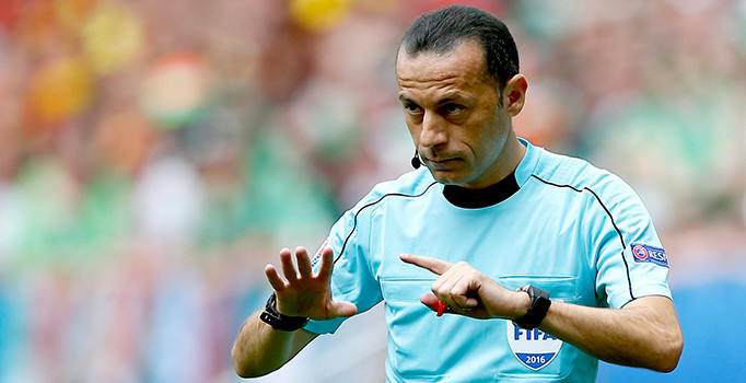 FIFA’dan Cüneyt Çakır’a görev