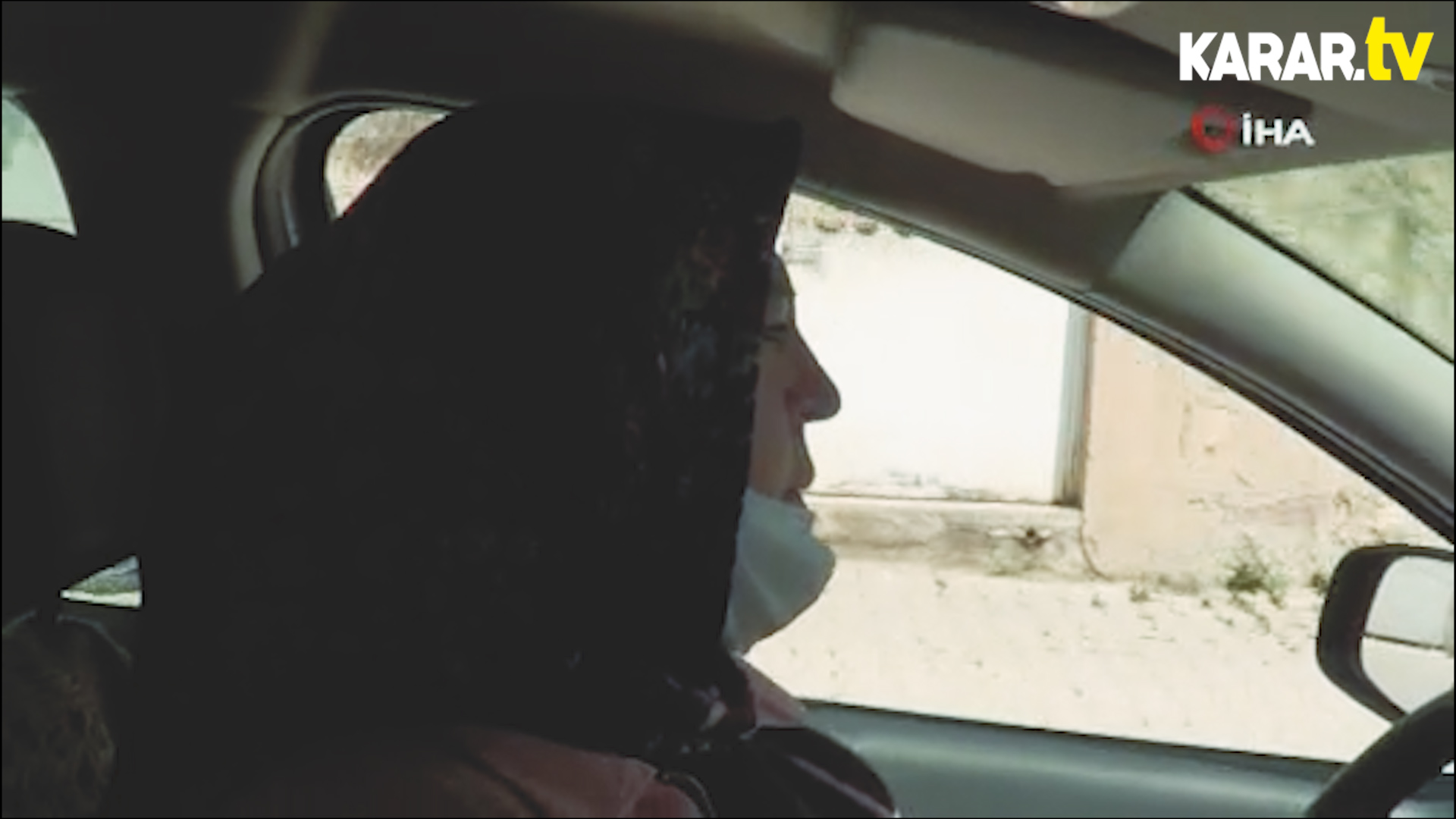 Afyonkarahisarlı Sevgi Onuk ilçenin ilk kadın taksicisi oldu