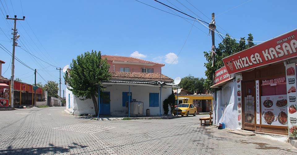 İzmir'in Küner Mahallesi'nde 70 kişi koronavirüse yakalandı