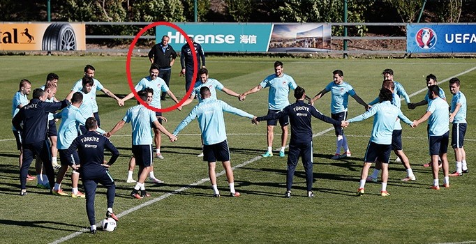 Fatih Terim futbolculara tavır aldı