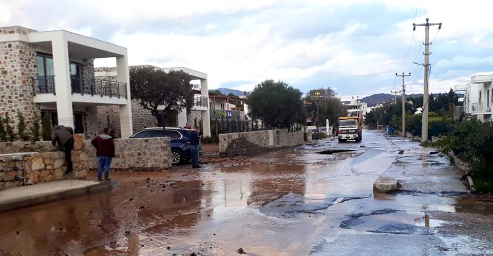 Bodrum'da içme suyu hattında patlama!
