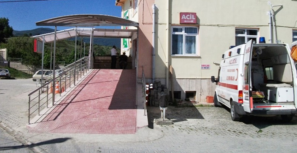 Tabancayla oynayan 8 yaşındaki çocuk kendini vurdu