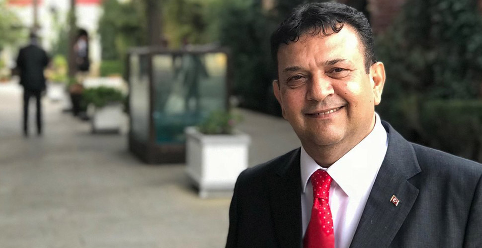 ‘Yüzünde iyiliğin güneşi parlayan’ dosta veda...