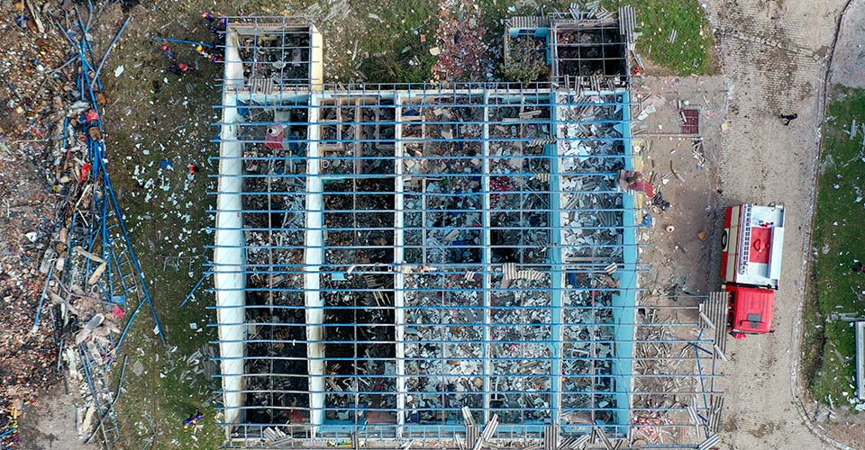 Son dakika! Hendek'te patlayan havai fişek fabrikasını 3 müfettiş soruşturacak