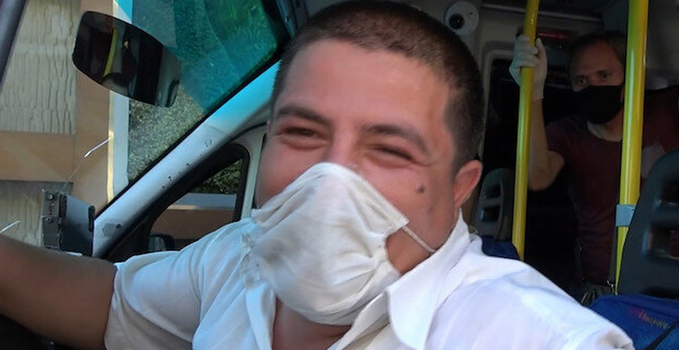 Minibüsçü para cezasından ötürü mutlu oldu: Ceza yedim afiyet olsun