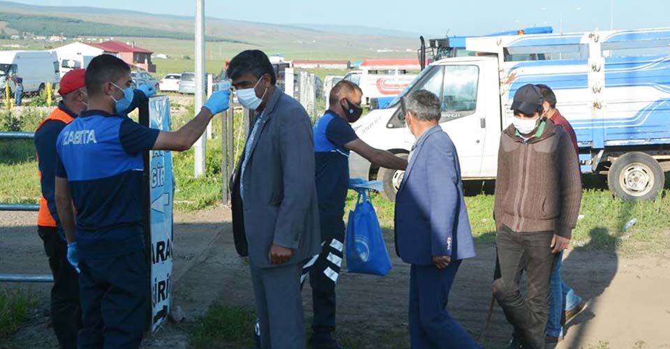 Ardahan'da hayvan pazarı yeniden açıldı