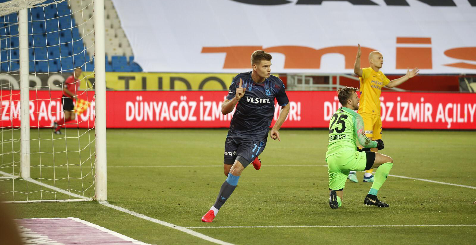 İstanbul’un kralı Sörloth