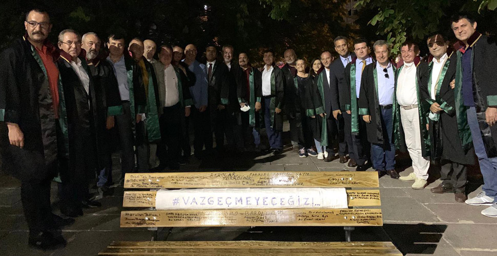 Meclis'e alınmayan baro başkanlarından banklara 'hatıra imzası'