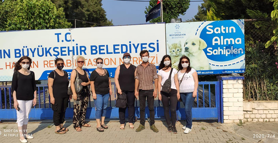Nazilli'de hayvanseverler Büyükşehir Belediyesi Sokak Hayvanları Rehabilitasyon Merkezi'ni ziyaret etti