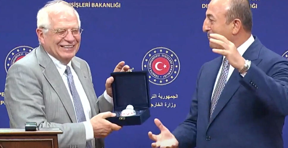 Mevlüt Çavuşoğlu AB Temsilcisi Borrell'e BOREL hediye etti