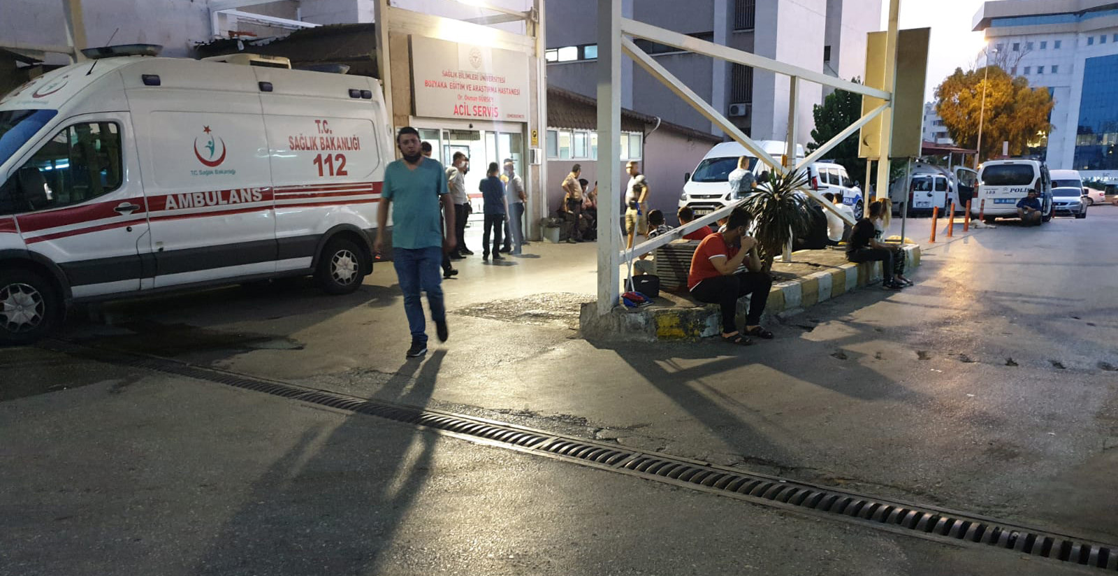 İzmir'de silahlı saldırı: 1 ölü, 2 yaralı