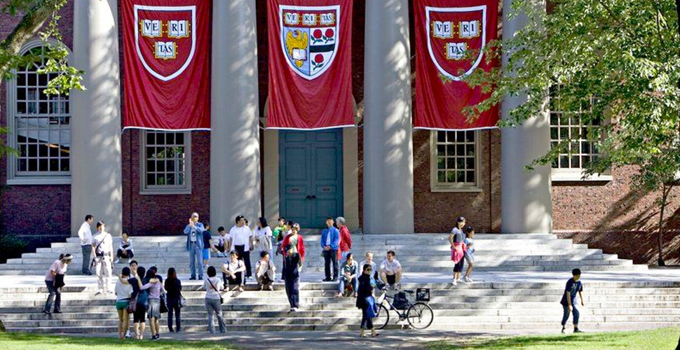 ABD online eğitime geçen okullardaki yabancı öğrencilerin ülkeyi terketmesini istedi