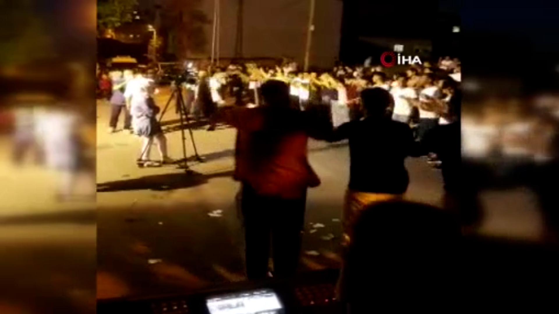 Korona virüsüne rağmen halay çekip oynadılar