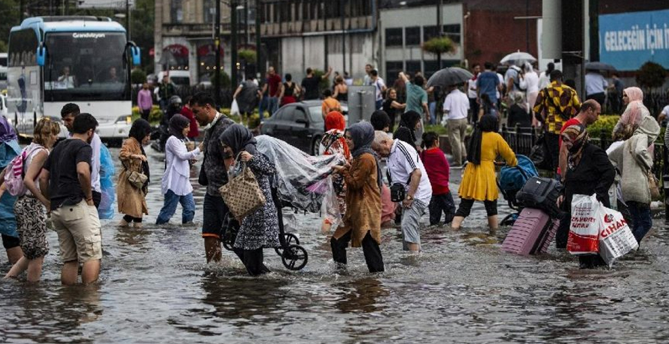 İstanbul Valiliği 6 ilçeyi sel ve su baskınına karşı uyardı