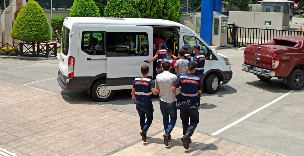 Mersin'de YPG operasyonu! 3 Suriyeli tutuklandı