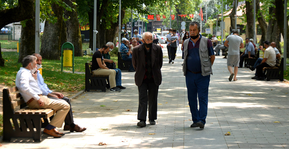 Maskeyle gezmek nefes darlığına neden olur mu? Maske takarsak oksijensiz kalır mıyız?