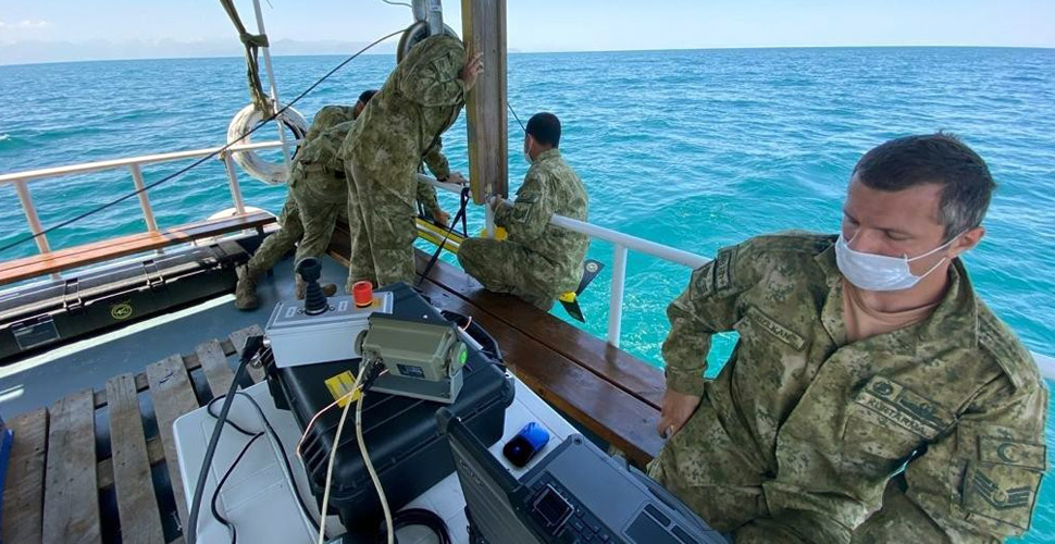 Son dakika! Van Gölü'nde batan teknenin enkazı bulundu