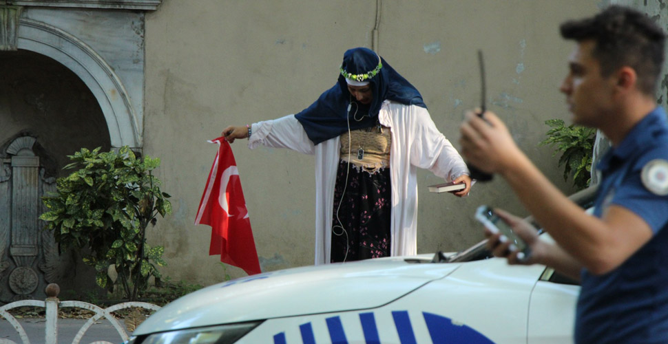 Dolmabahçe'de alarm! Şüpheli kadın gözaltına alındı