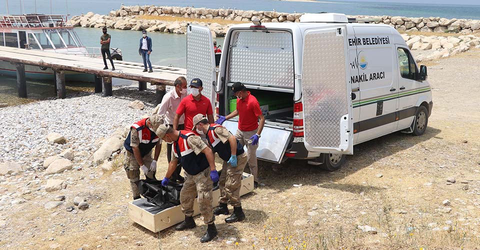 Van Gölü'nden 3 ceset daha çıktı