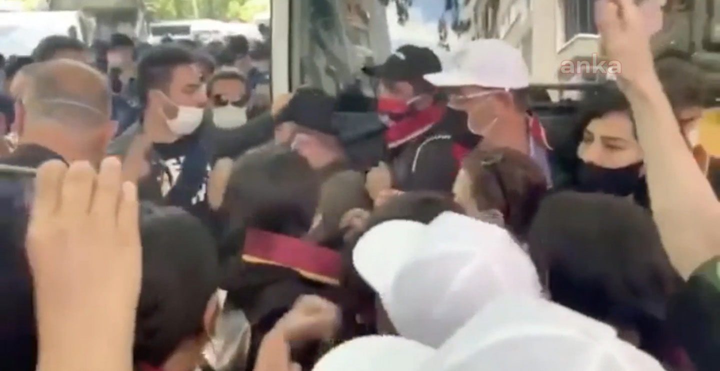 'Çoklu baro' teklifini protesto eden avukatlara müdahale
