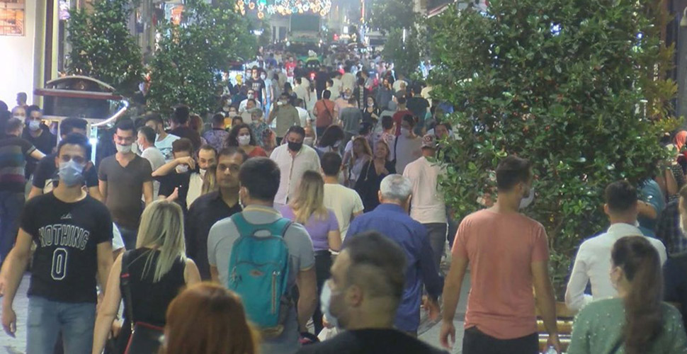 Koronavirüs unutuldu, İstiklal Caddesi vatandaşlarla doldu