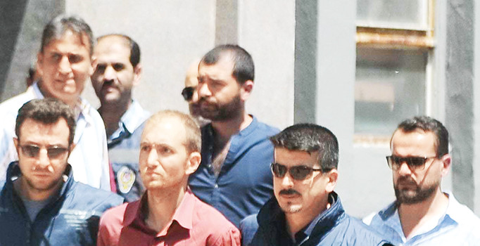 Yüzlerce katil sevici ‘eğlencenin’ peşinde!