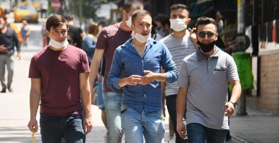 Bakan Koca: Koronavirüs yan yana yürürken geçebilir