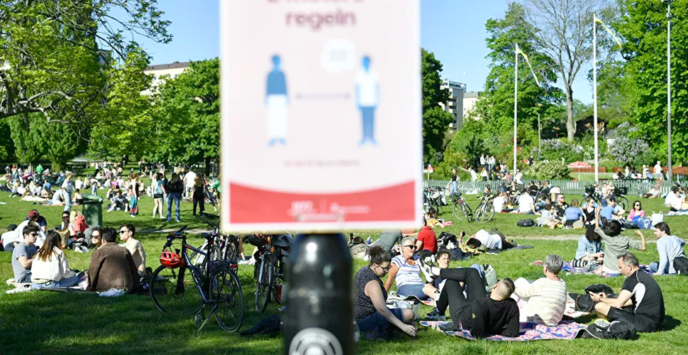 İsveç'in koronavirüse karşı sürü bağışıklığı stratejisi çöktü