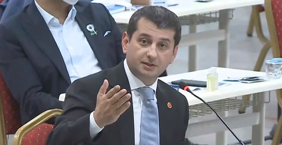 İBB Meclisinde 'istikamet' gerilimi: İYİ partilinin mikrofonu kapatıldı