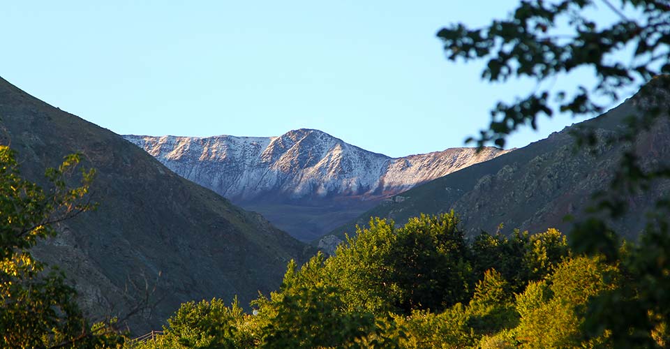 Dolu yağdı, Esence Dağı beyaza büründü